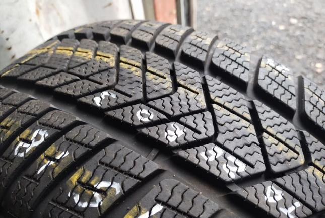 Pirelli Winter Sottozero 3 245/45 R18 101V