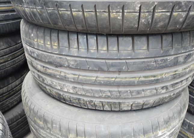 Pirelli P Zero PZ4 255/40 R21