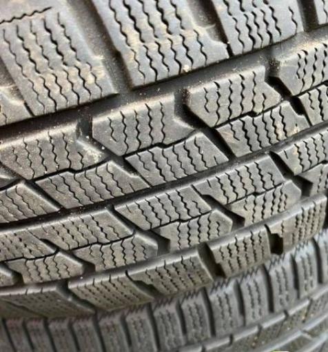 Goodyear UltraGrip Ice Navi Zea 195/65 R15 H