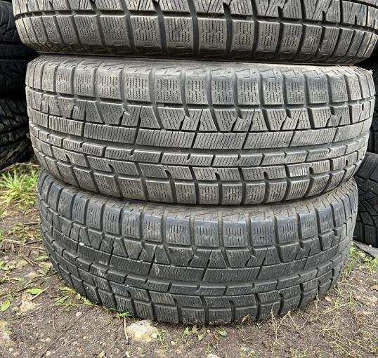 Yokohama Ice Guard IG50 215/60 R16