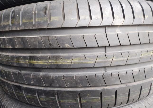 Pirelli P Zero PZ4 275/45 R21