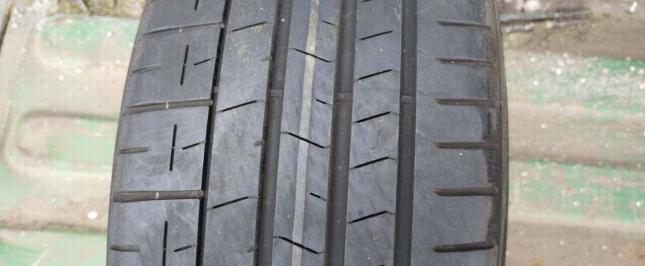 Pirelli P Zero PZ4 235/35 R19