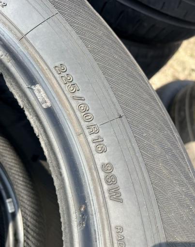 Yokohama Advan dB V552 225/60 R16