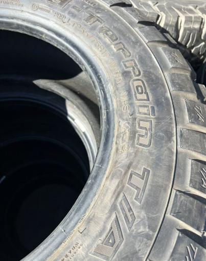 Bfgoodrich Mud-Terrain T/A KM2 255/75 R17