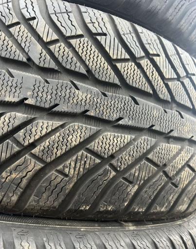 Cooper Discoverer Winter 275/60 R20
