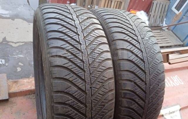Goodyear Vector 4Seasons 225/55 R17