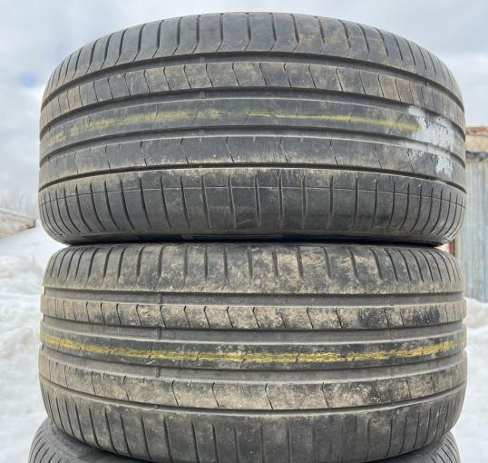 Pirelli P Zero PZ4 275/40 R20