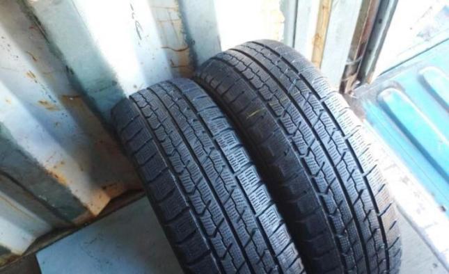Goodyear Ice Navi Zea II 215/60 R17