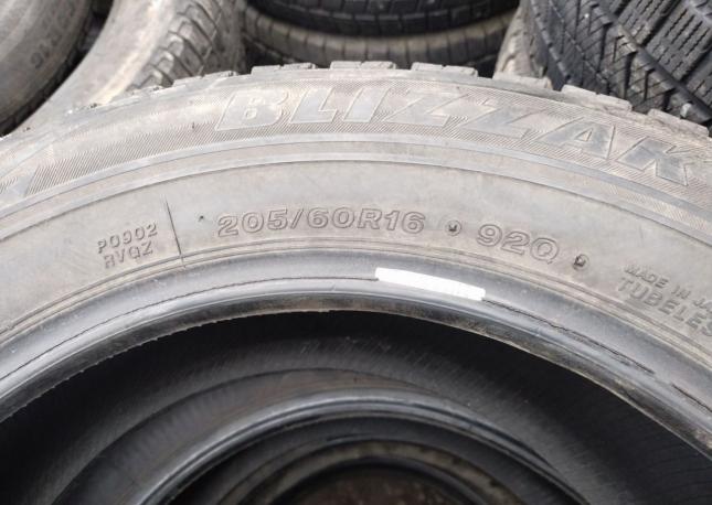 Bridgestone Blizzak Revo GZ 205/60 R16 92Q