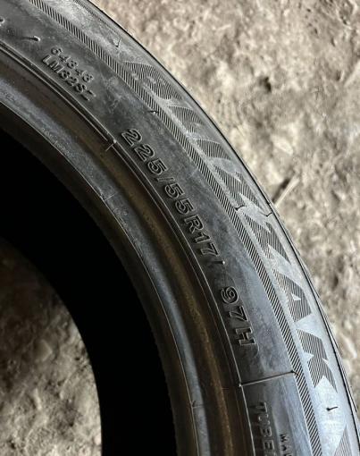 Bridgestone Blizzak LM-32 225/55 R17