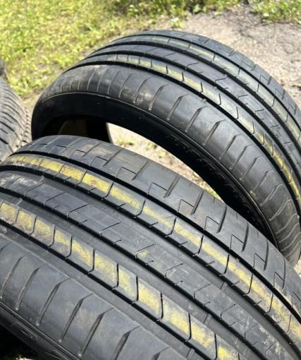 Pirelli P Zero PZ4 235/35 R20