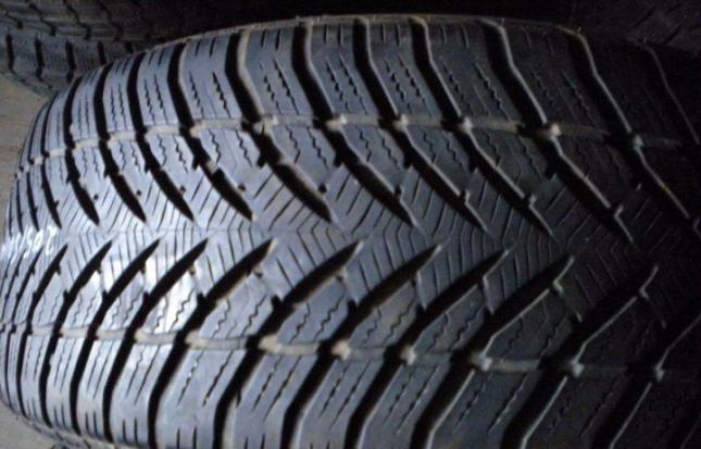 Goodyear Eagle Ultra Grip GW-3 185/60 R16