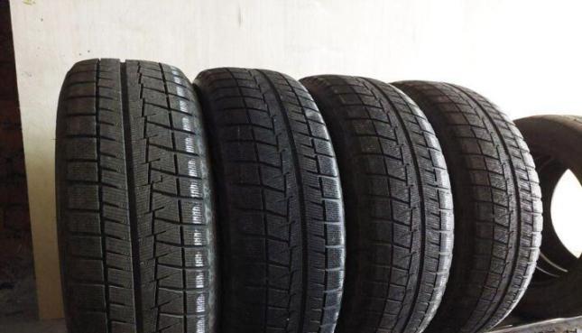 Bridgestone Blizzak Revo GZ 215/60 R16