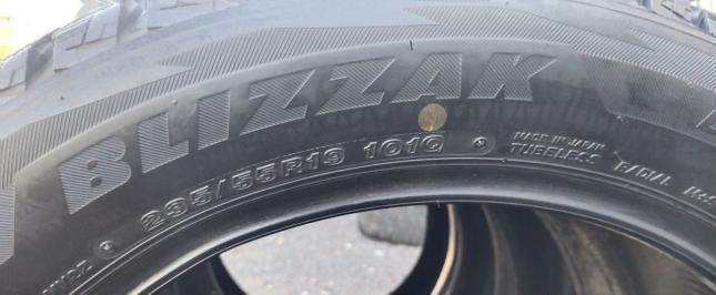 Bridgestone Blizzak DM-V2 235/55 R19 Q