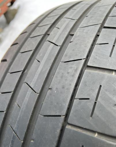 Pirelli P Zero PZ4 235/35 R19