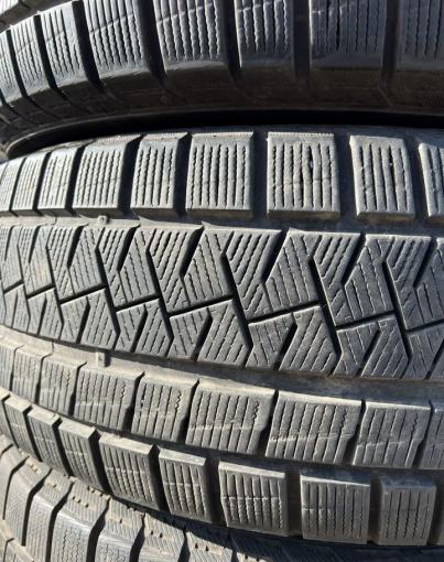 Pirelli Ice Asimmetrico 215/60 R16