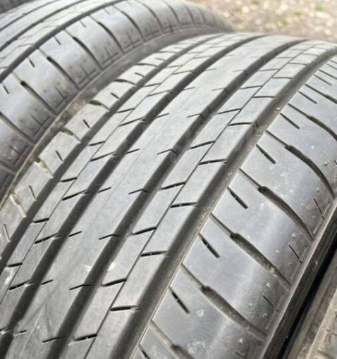 Bridgestone Dueler H/L 33 225/60 R18