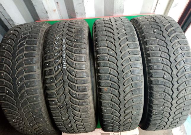 Bridgestone Blizzak Spike-01 235/65 R17