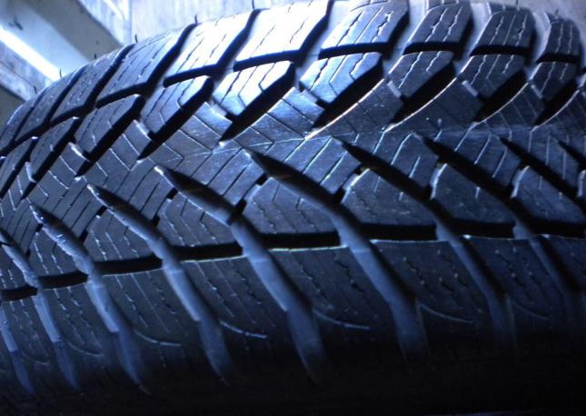 Goodyear Eagle Ultra Grip GW-3 185/60 R16