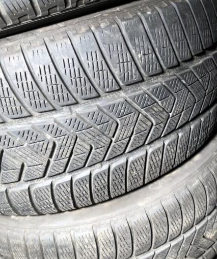 Pirelli Scorpion Winter 275/45 R20
