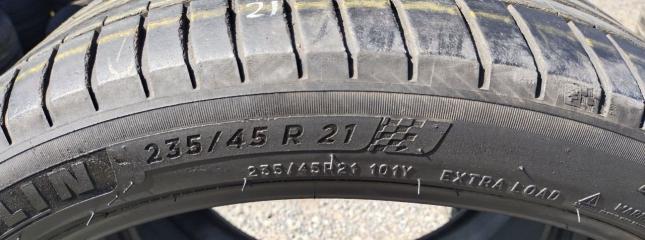 Michelin Pilot Sport 4 SUV 235/45 R21
