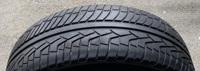 Accelera Iota 275/40 R20