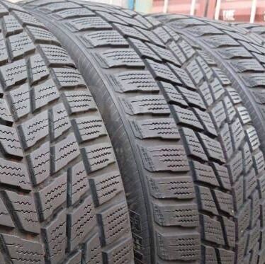 Bridgestone Blizzak LM-22 255/55 R18