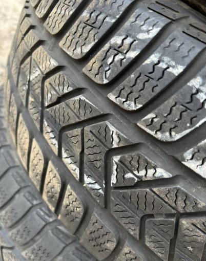 Pirelli Winter Sottozero 3 225/45 R19