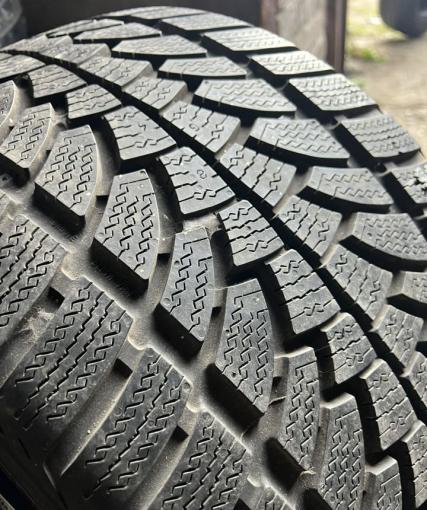 Nokian Tyres WR 295/30 R19