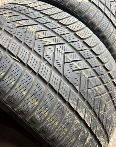 Pirelli Scorpion Winter 325/35 R22