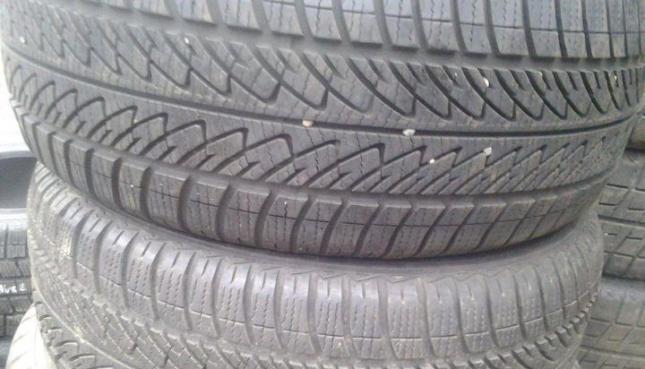 Goodyear UltraGrip Performance 225/55 R18 V