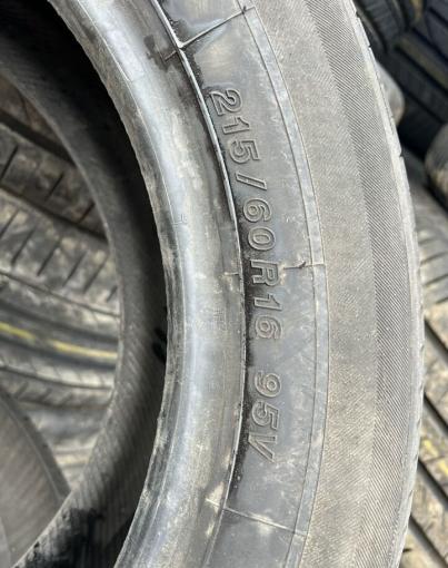 Yokohama dB Decibel E70B 215/60 R16