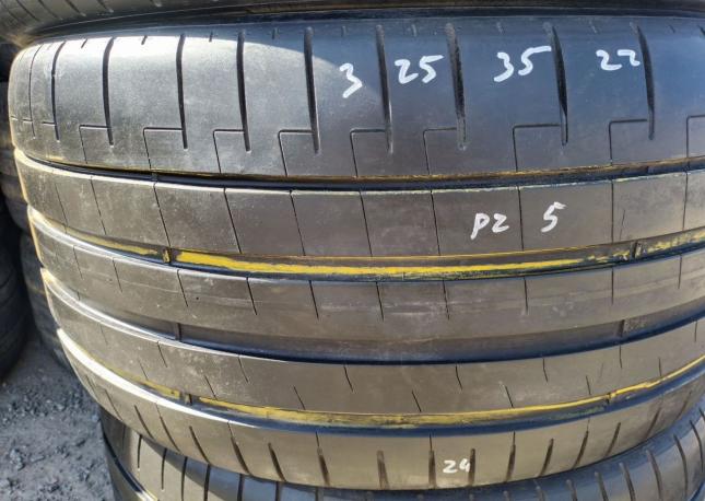Pirelli P Zero PZ4 285/40 R22 и 325/35 R22
