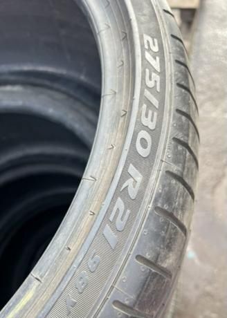 Pirelli P Zero PZ4 275/30 R21