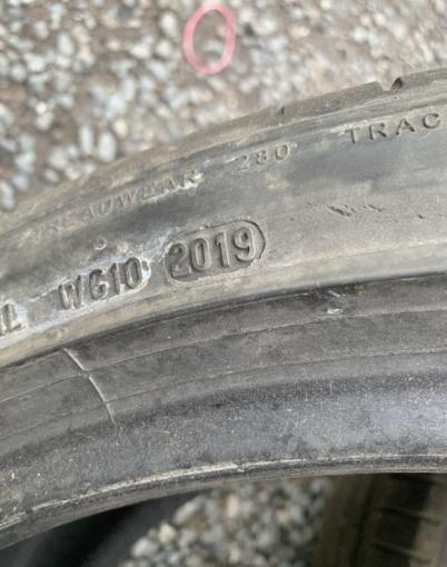 Pirelli P Zero PZ4 265/35 R21 и 305/30 R21