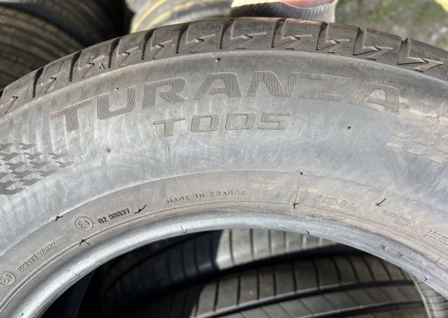 Bridgestone Turanza T005 235/65 R17