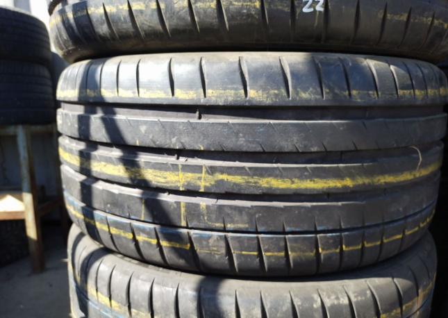 Michelin Pilot Sport 4 S 245/35 R19