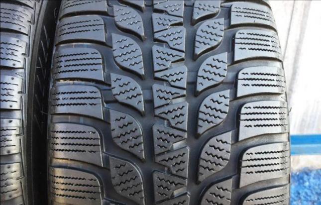 Bridgestone Blizzak LM-25 205/60 R16