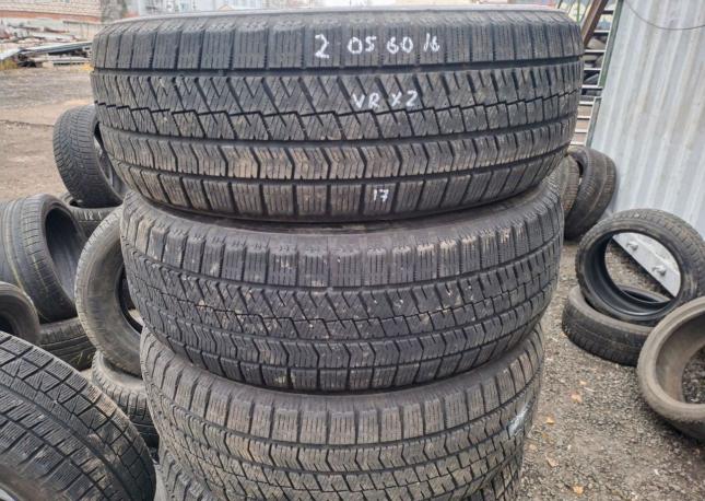 Bridgestone Blizzak VRX2 205/60 R16 92Q