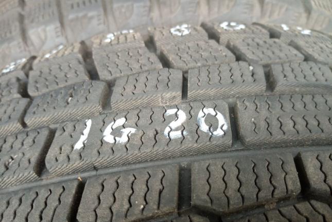Yokohama Ice Guard IG20 215/60 R17