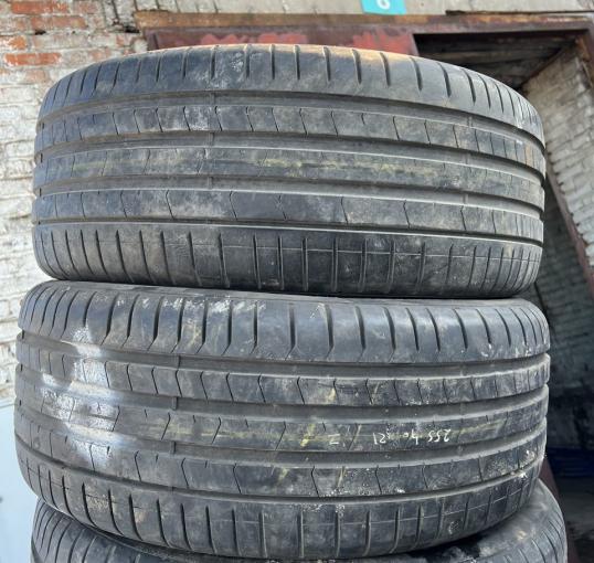 Pirelli P Zero PZ4 255/40 R21