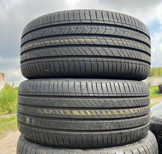 Kumho Majesty 9 Solus TA91 255/40 R19