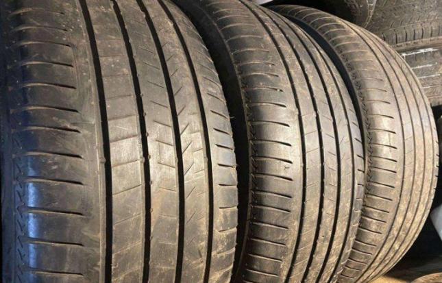 Bridgestone Alenza 001 285/45 R22