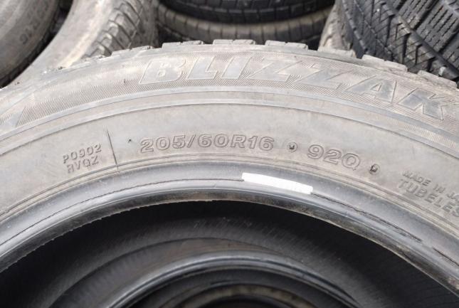 Bridgestone Blizzak Revo GZ 205/60 R16 92Q