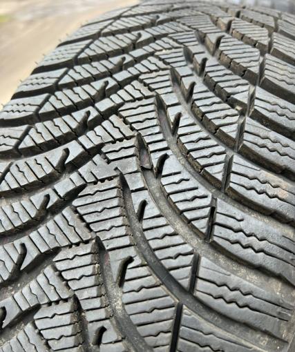 Michelin Alpin 4 215/55 R17