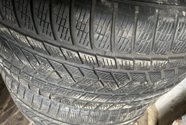 Pirelli Scorpion Winter 295/45 R20