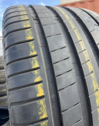 Michelin Pilot Super Sport 325/30 R21