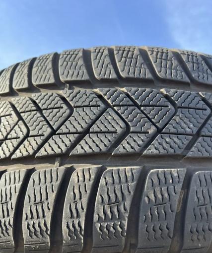 Pirelli Winter Sottozero 3 235/50 R19