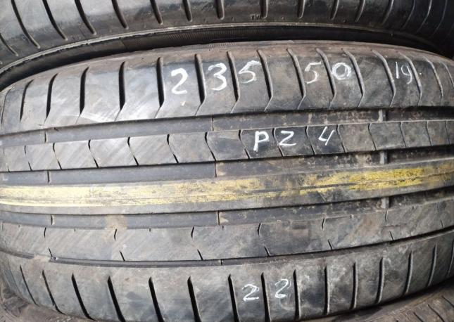 Pirelli P Zero PZ4 235/50 R19