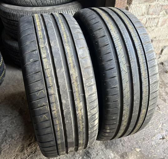 Michelin Pilot Sport 4 245/45 R17